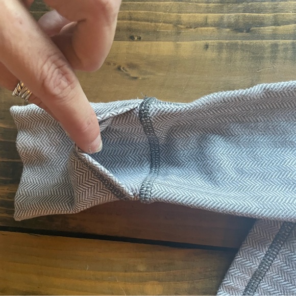 Grey LULULEMON jacket - Picture 4 of 7